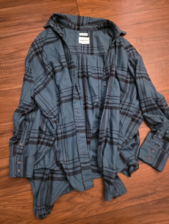 American Eagle Outfitters Tops - American Eagle Oversized Flannel size Small